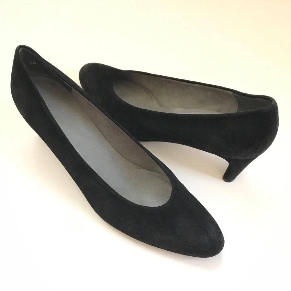STUART WEITZMAN Black Suede Pump Kitten Heels Women’s Size 10 NARROW